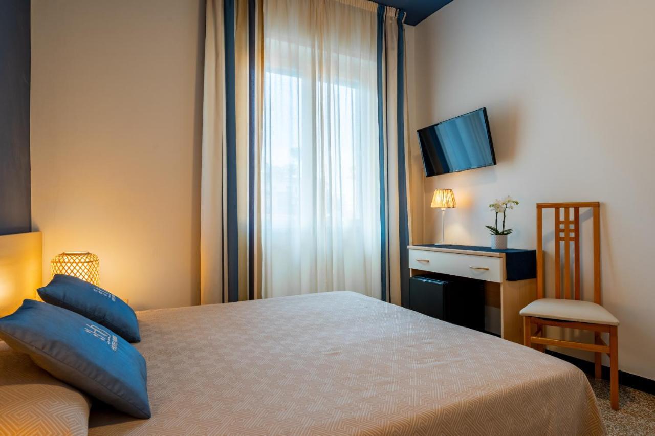 Hotel Doria Cavi di Lavagna Exteriör bild